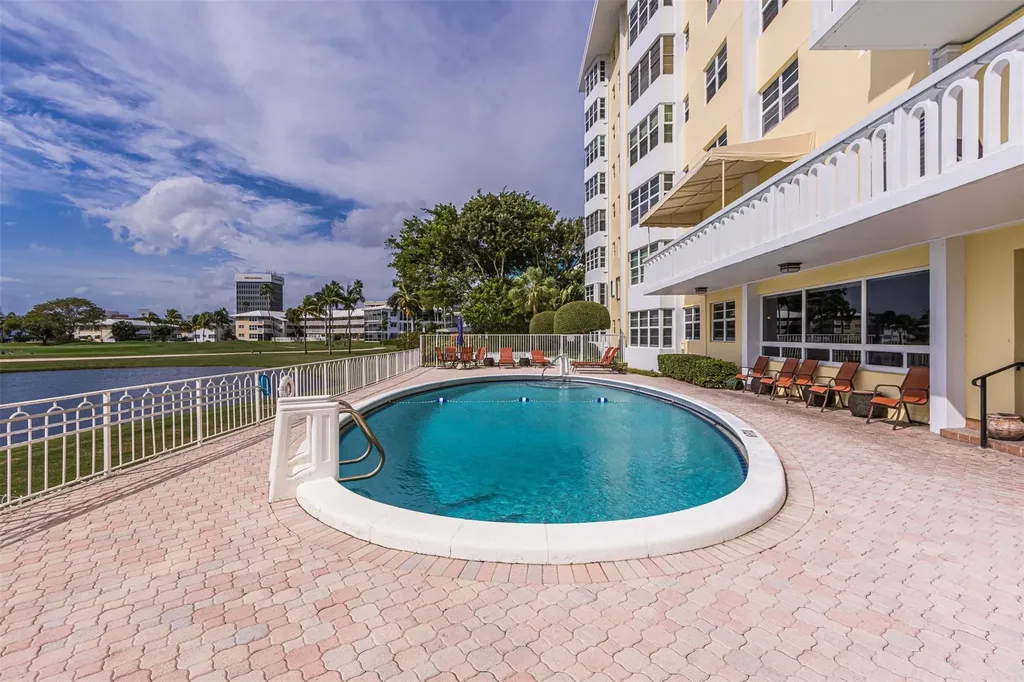 2500 NE 48th Lane Fort Lauderdale FL 33308