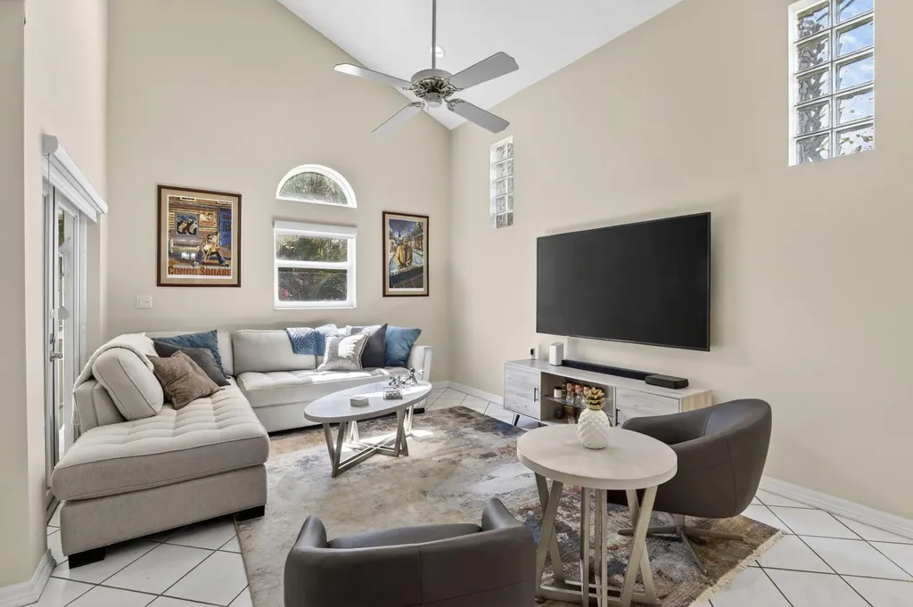 1306 SE 5th Court Dania Beach FL 33004