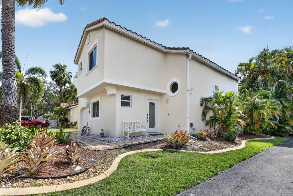 1306 SE 5th Court Dania Beach FL 33004