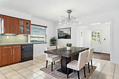 735 NE 34th Court Oakland Park FL 33334