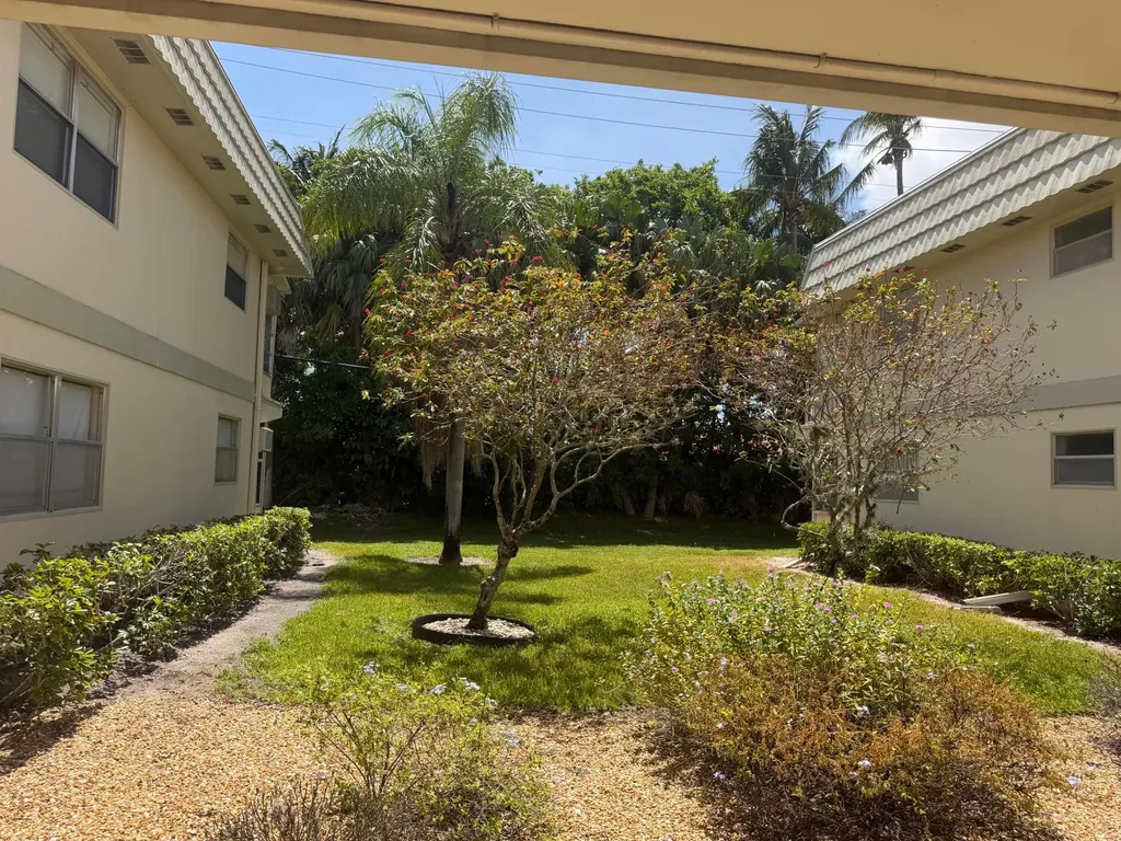 679 Saxony Way Delray Beach FL 33446