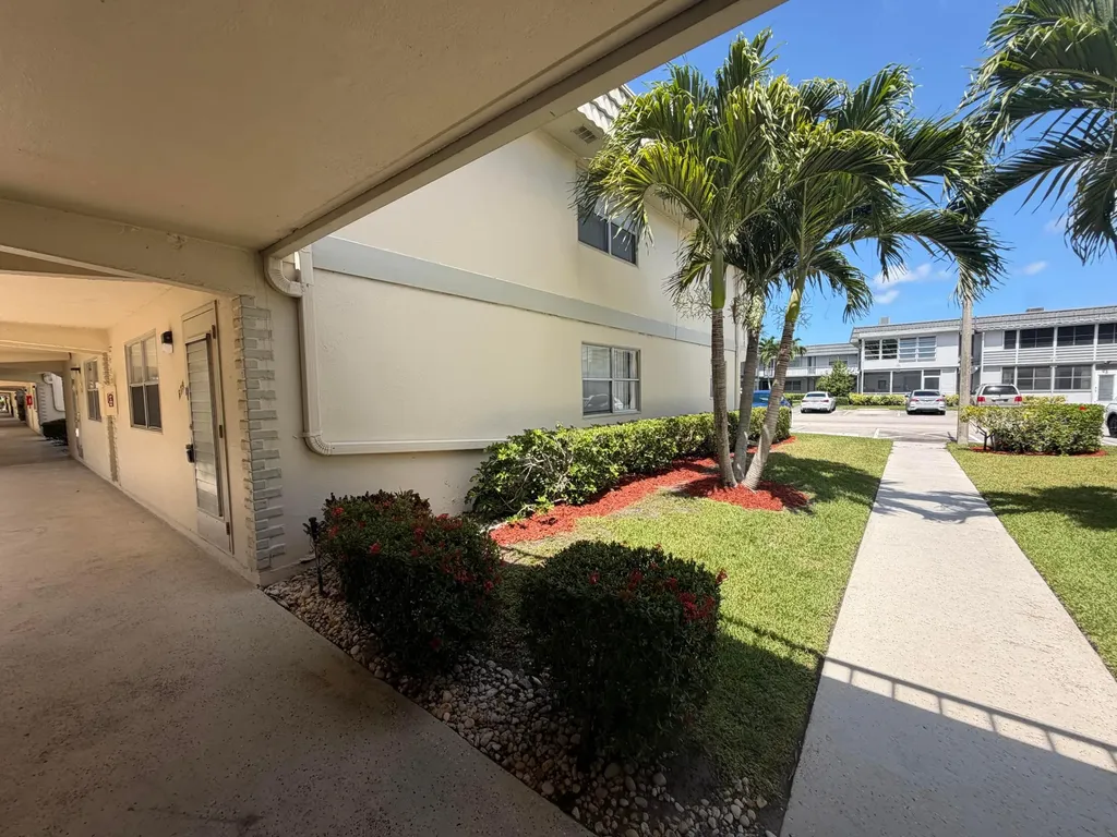 679 Saxony Way Delray Beach FL 33446
