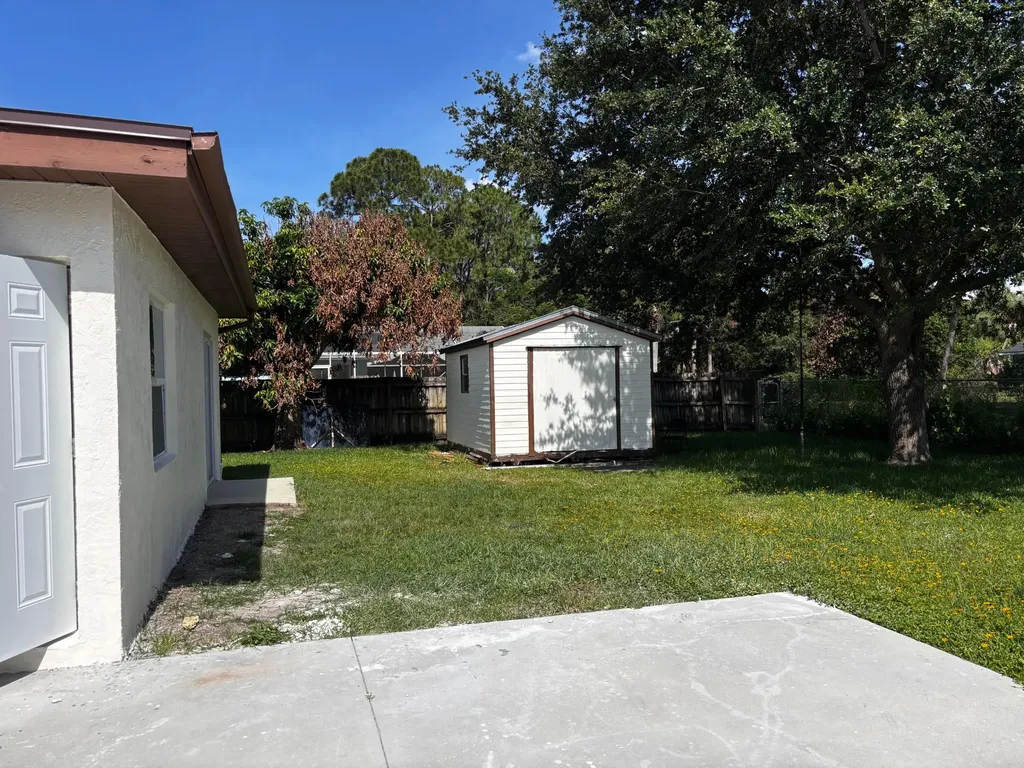 450 SW Eyerly Avenue Port St Lucie FL 34983