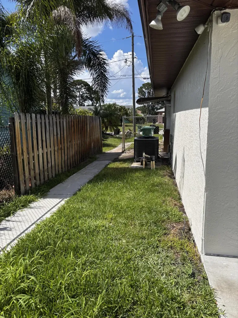 450 SW Eyerly Avenue Port St Lucie FL 34983