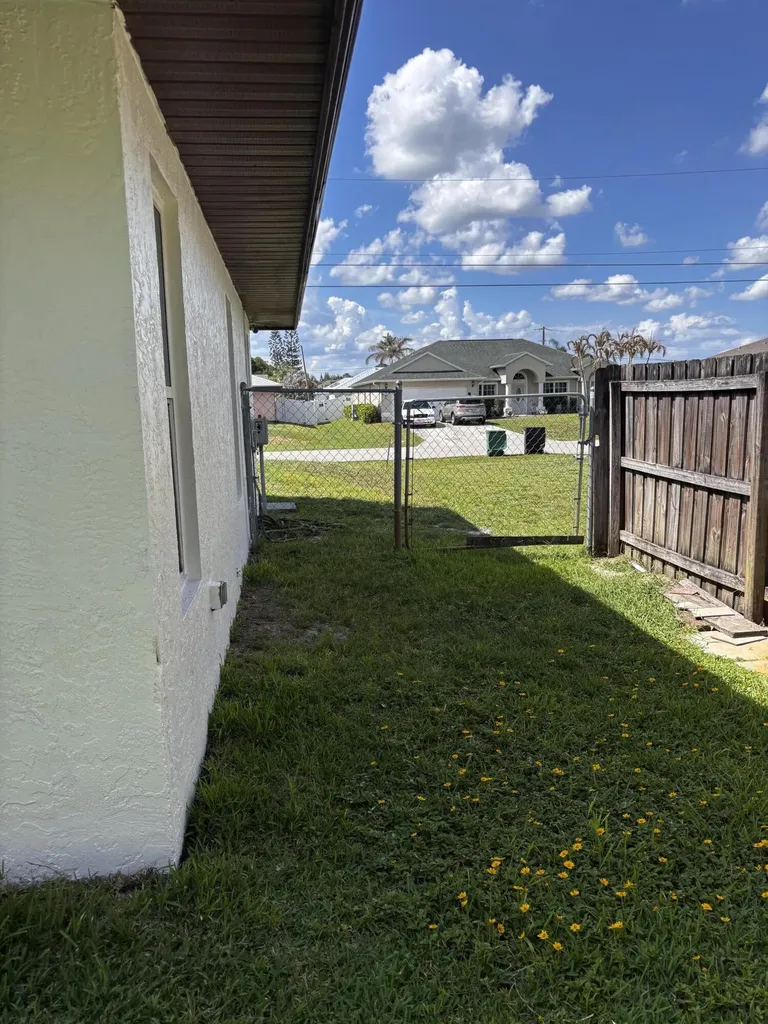 450 SW Eyerly Avenue Port St Lucie FL 34983