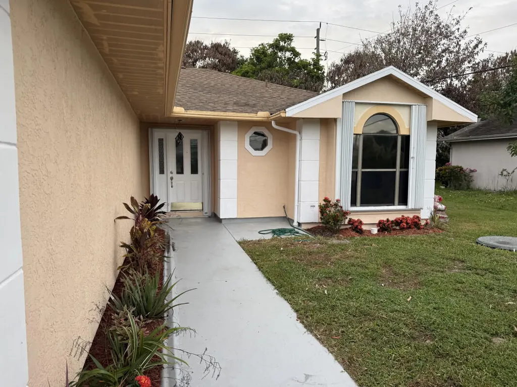 3053 SE Wake Road Port St Lucie FL 34984