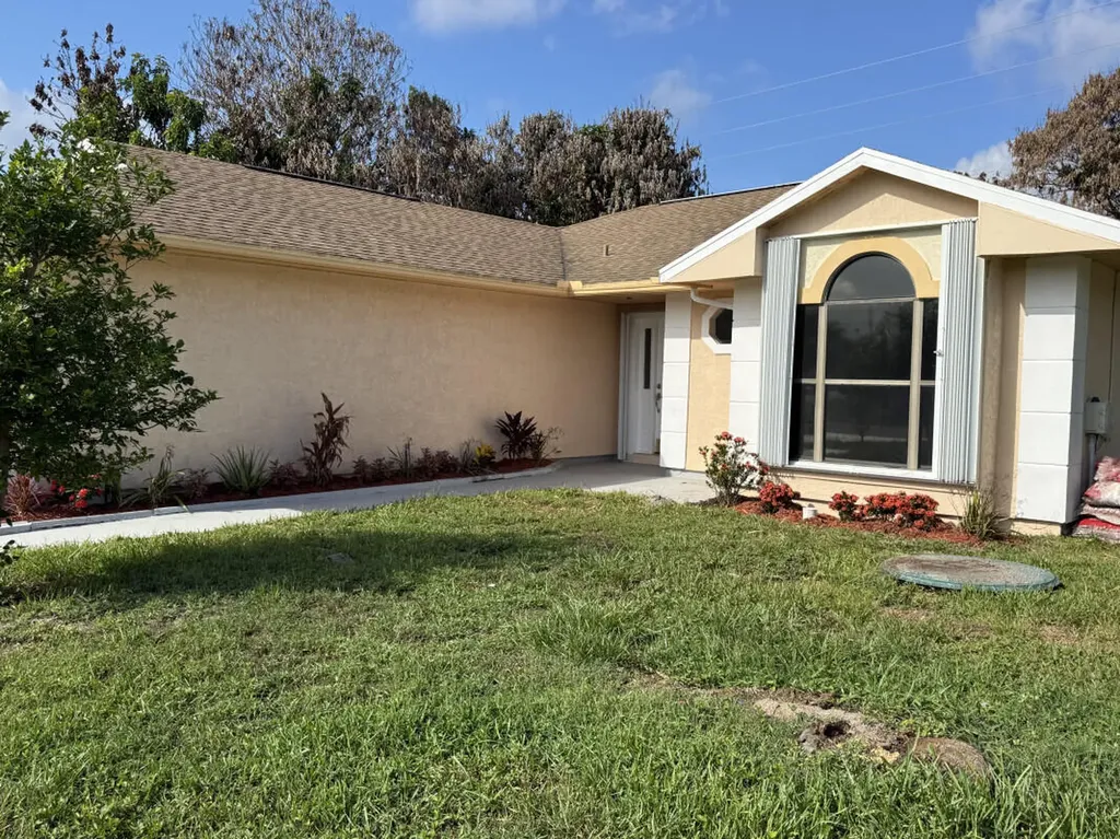 3053 SE Wake Road Port St Lucie FL 34984