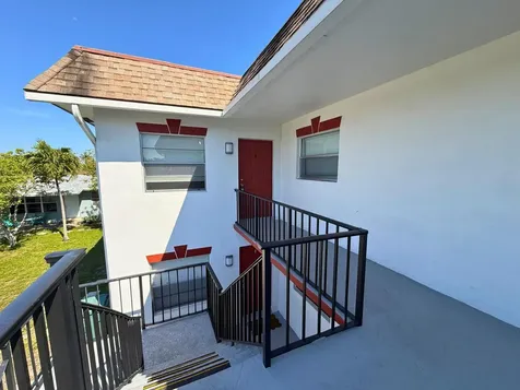 432 NW 42nd Street Oakland Park FL 33309