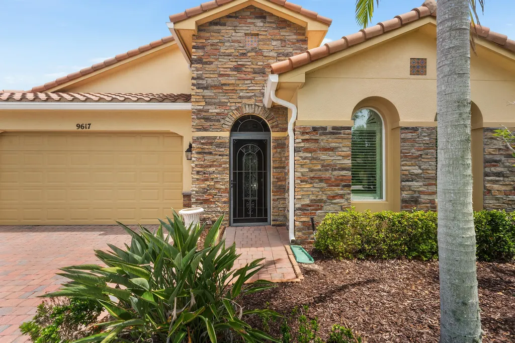 9617 SW Gum Tree Court Port St Lucie FL 34987