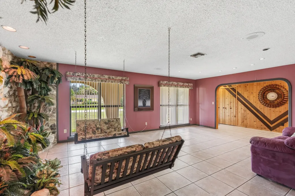 4201 SW 102nd Avenue Davie FL 33328