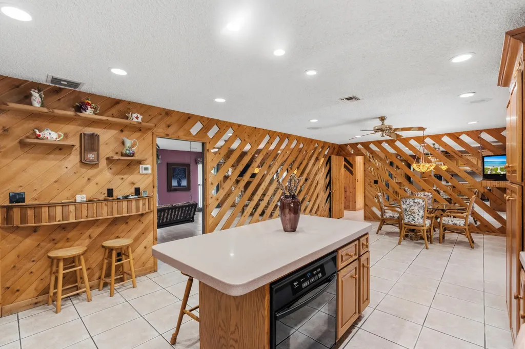 4201 SW 102nd Avenue Davie FL 33328