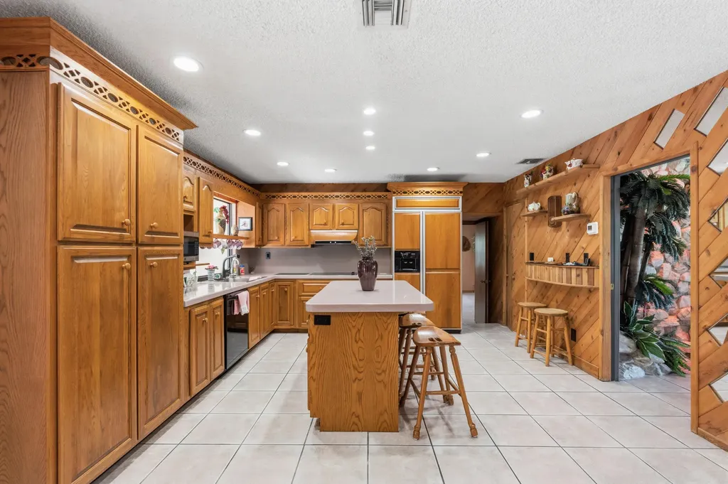 4201 SW 102nd Avenue Davie FL 33328