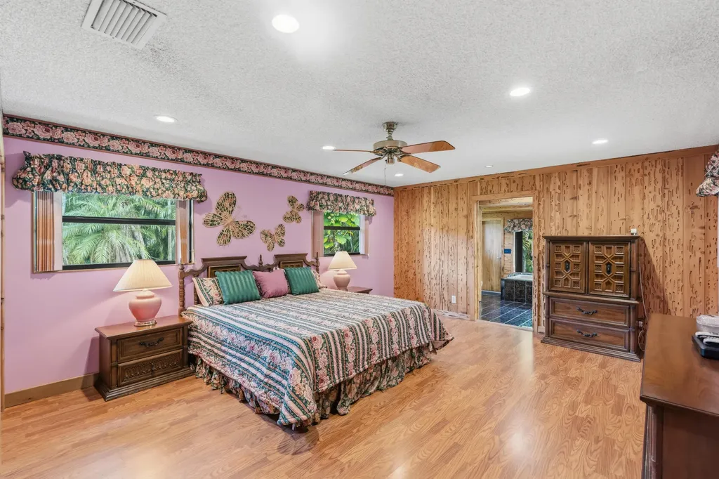 4201 SW 102nd Avenue Davie FL 33328
