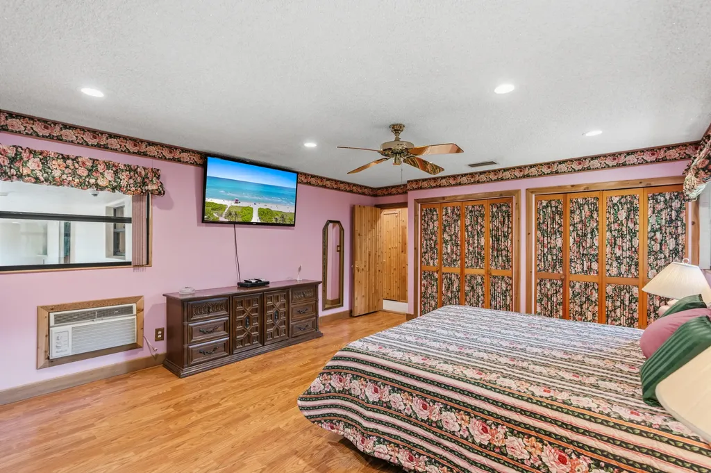 4201 SW 102nd Avenue Davie FL 33328