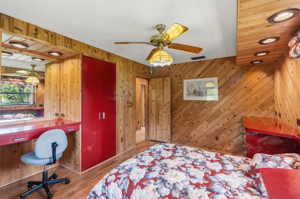 4201 SW 102nd Avenue Davie FL 33328