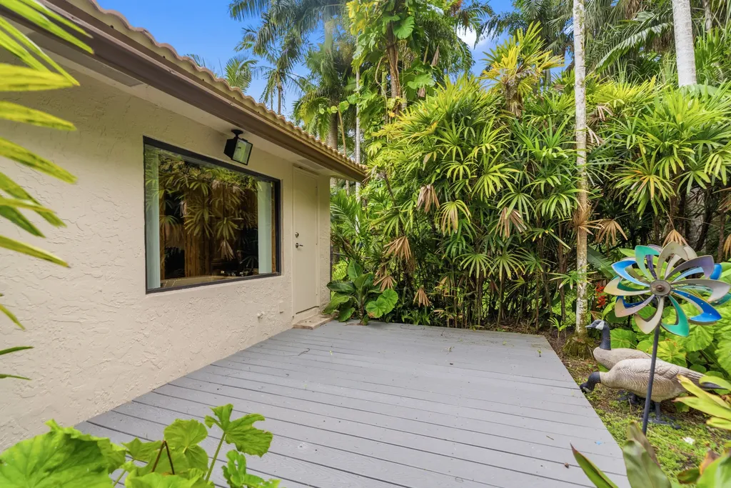 4201 SW 102nd Avenue Davie FL 33328