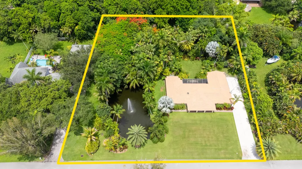 4201 SW 102nd Avenue Davie FL 33328