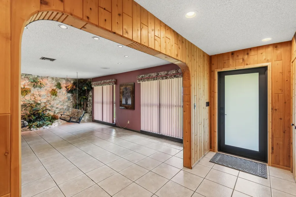 4201 SW 102nd Avenue Davie FL 33328