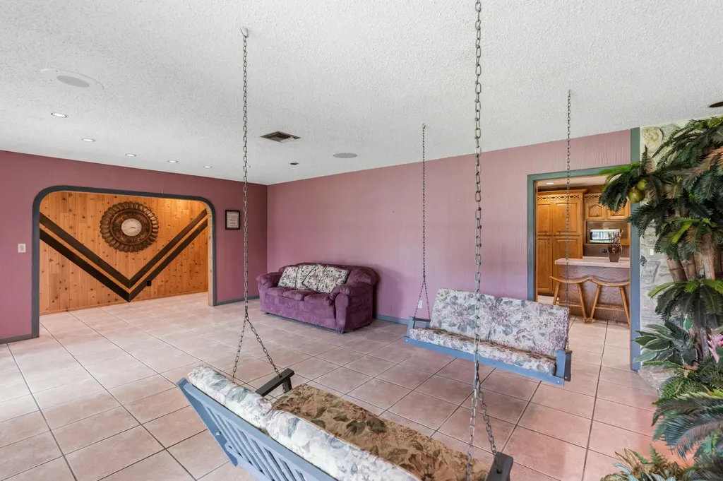 4201 SW 102nd Avenue Davie FL 33328