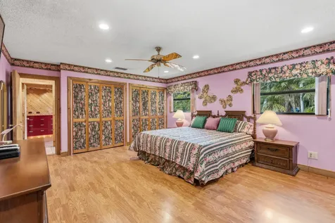 4201 SW 102nd Avenue Davie FL 33328