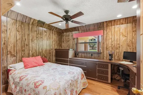 4201 SW 102nd Avenue Davie FL 33328