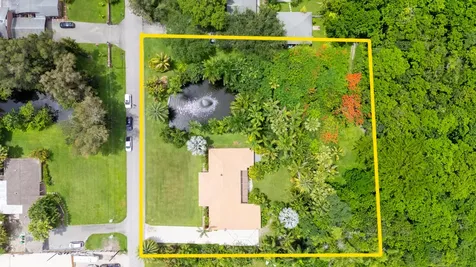 4201 SW 102nd Avenue Davie FL 33328