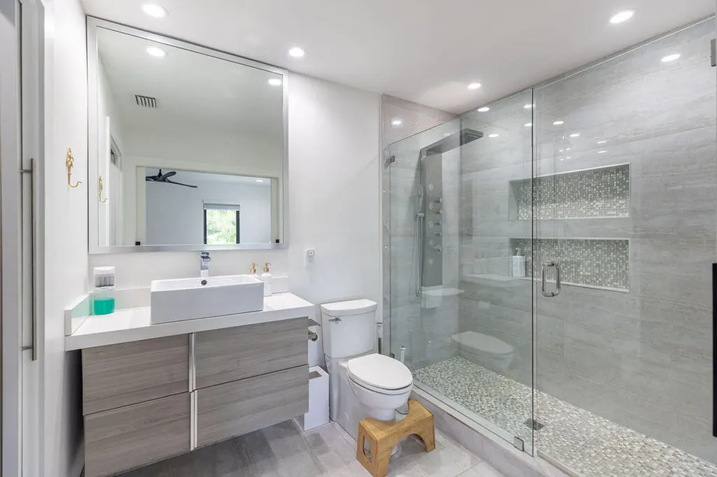 290 NW 6th Street Boca Raton FL 33432
