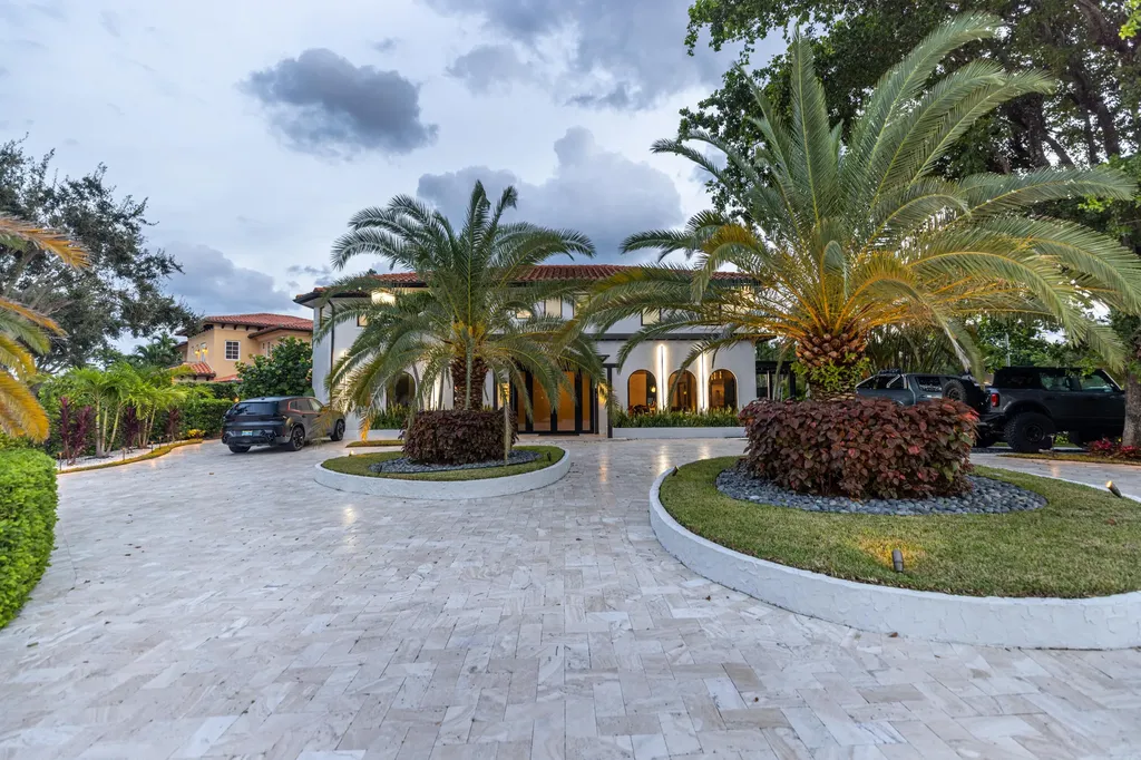 290 NW 6th Street Boca Raton FL 33432
