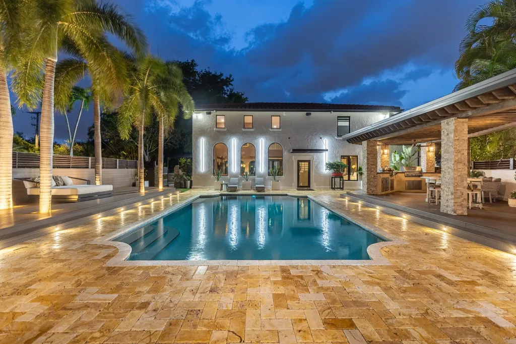 290 NW 6th Street Boca Raton FL 33432