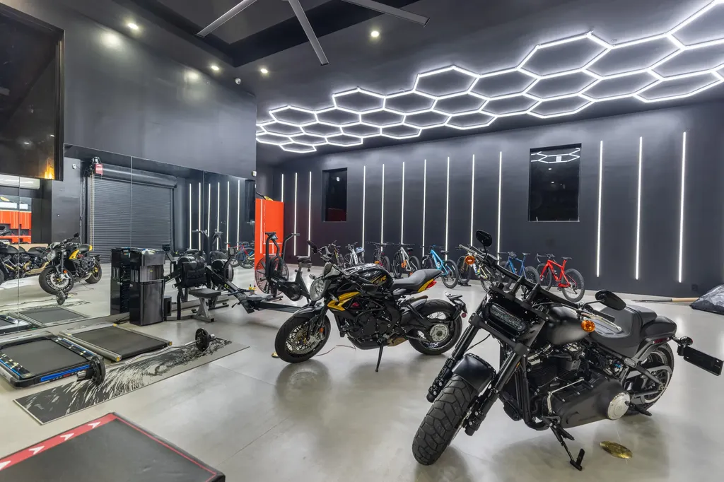 290 NW 6th Street Boca Raton FL 33432
