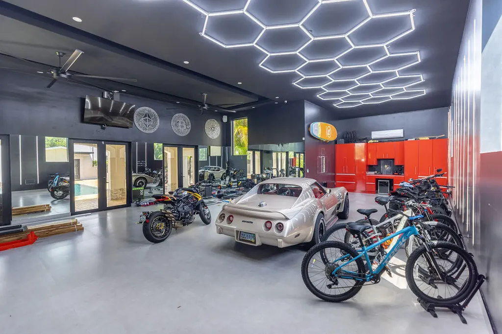 290 NW 6th Street Boca Raton FL 33432