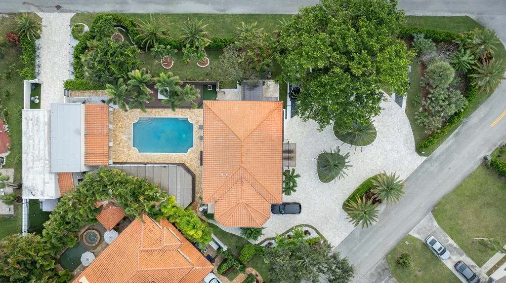 290 NW 6th Street Boca Raton FL 33432
