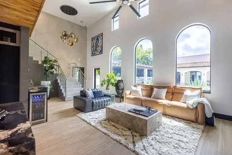 290 NW 6th Street Boca Raton FL 33432