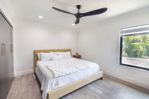 290 NW 6th Street Boca Raton FL 33432