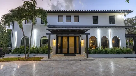 290 NW 6th Street Boca Raton FL 33432