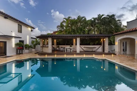 290 NW 6th Street Boca Raton FL 33432
