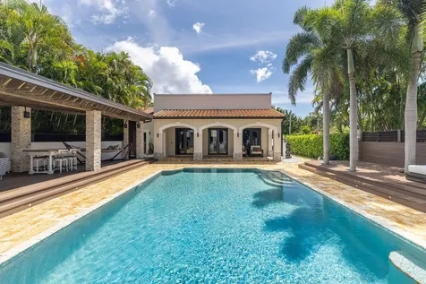 290 NW 6th Street Boca Raton FL 33432