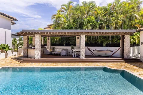 290 NW 6th Street Boca Raton FL 33432