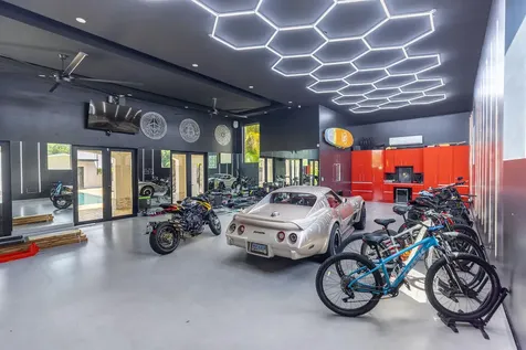 290 NW 6th Street Boca Raton FL 33432