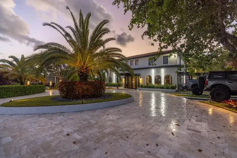 290 NW 6th Street Boca Raton FL 33432