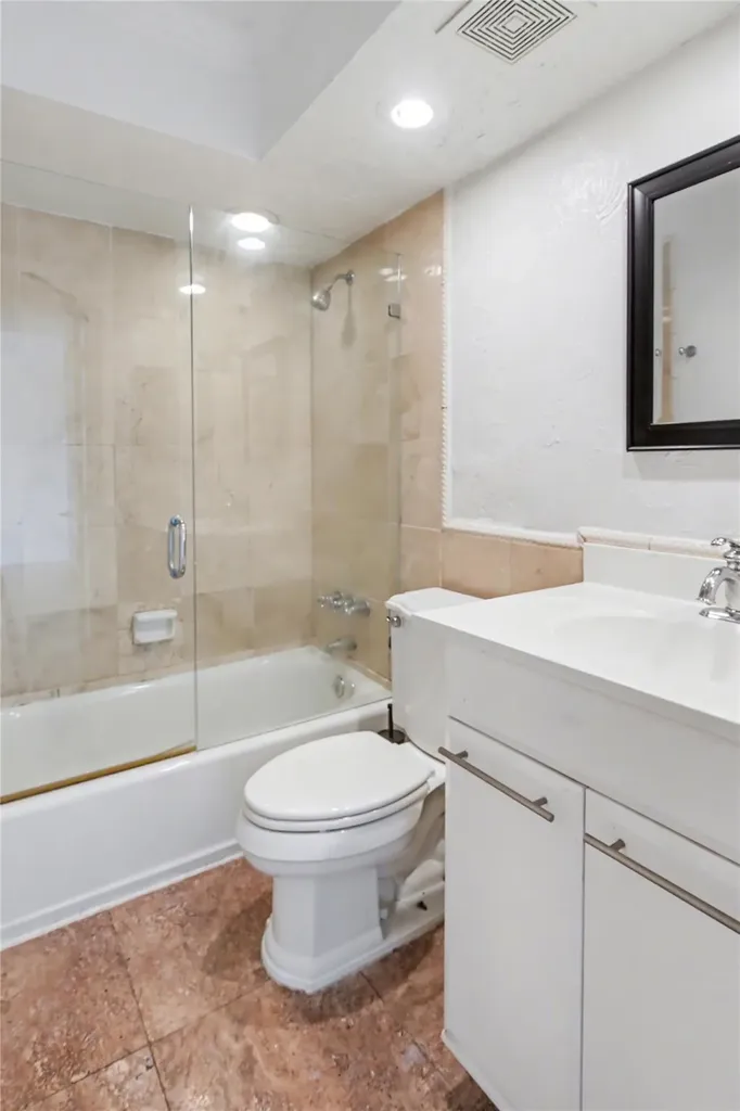 3000 Riomar Street Fort Lauderdale FL 33304