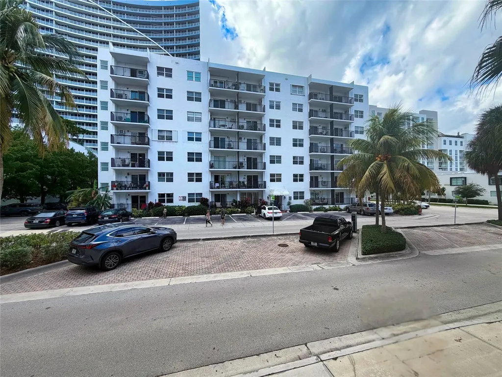 3000 Riomar Street Fort Lauderdale FL 33304
