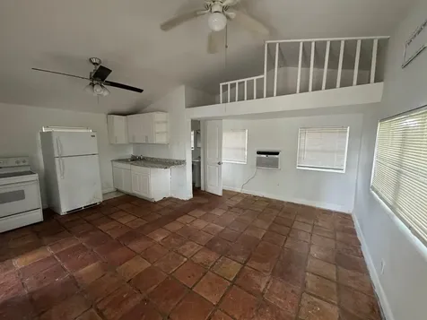 8261 NW 1st Place Miami FL 33150