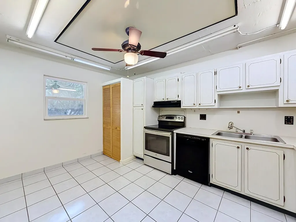2850 Forest Hills Boulevard Coral Springs FL 33065