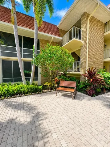 5570 Tamberlane Circle Palm Beach Gardens FL 33418