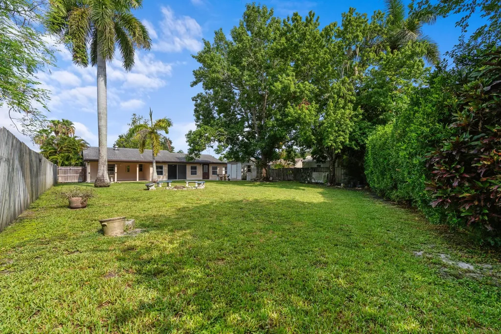 1132 Concert Way Royal Palm Beach FL 33411