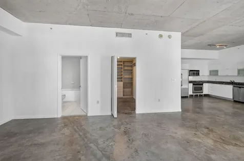 133 NE 2nd Avenue Miami FL 33132