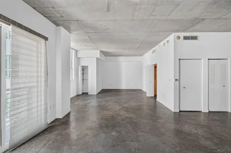 133 NE 2nd Avenue Miami FL 33132