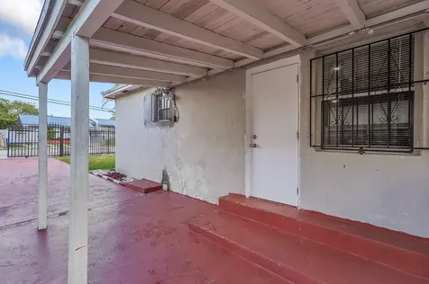 1646 NE 150th Street Miami FL 33181