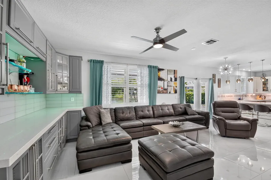 8890 Cobblestone Point Circle Boynton Beach FL 33472